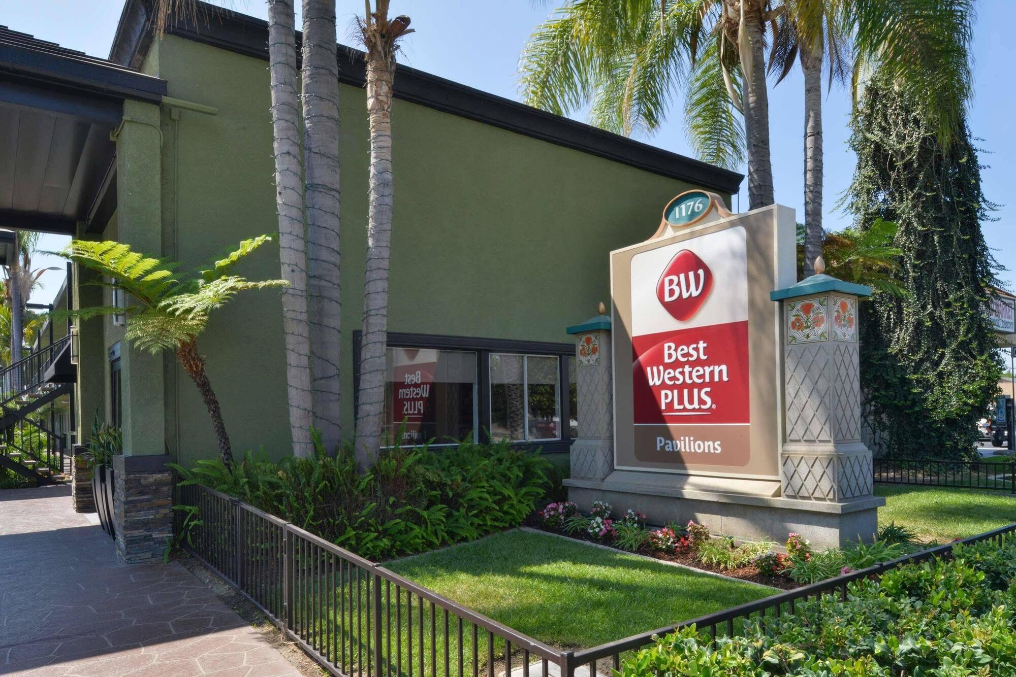 Hotel Western Pavilions 3*